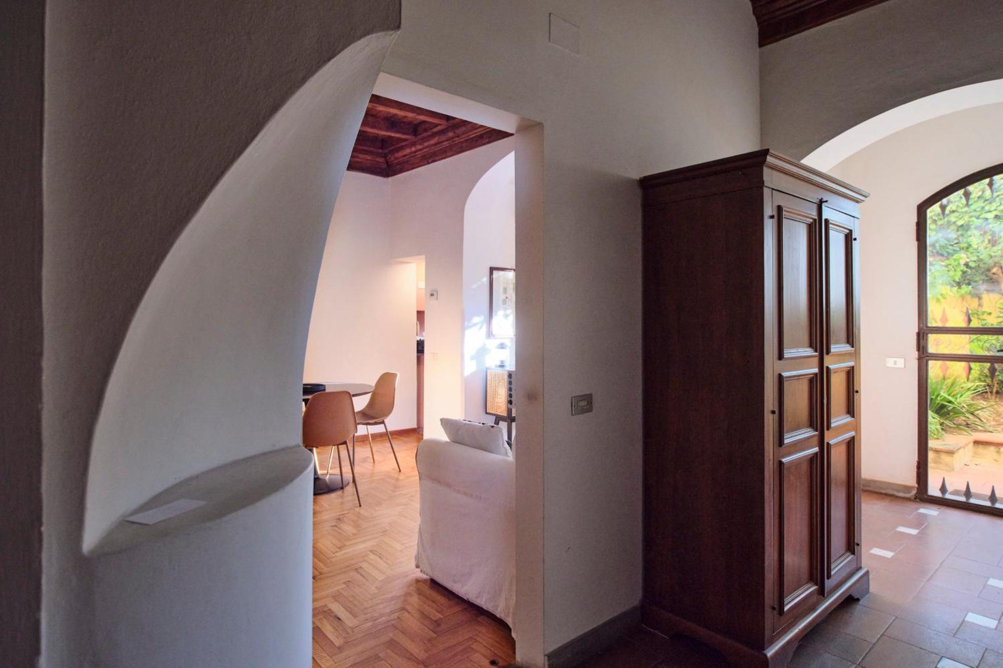 Enchanting Apartment With Patio, Lungarno Firenze Exterior photo